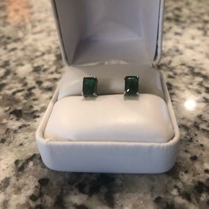 1ct Emerald earrings with 925 silver backing